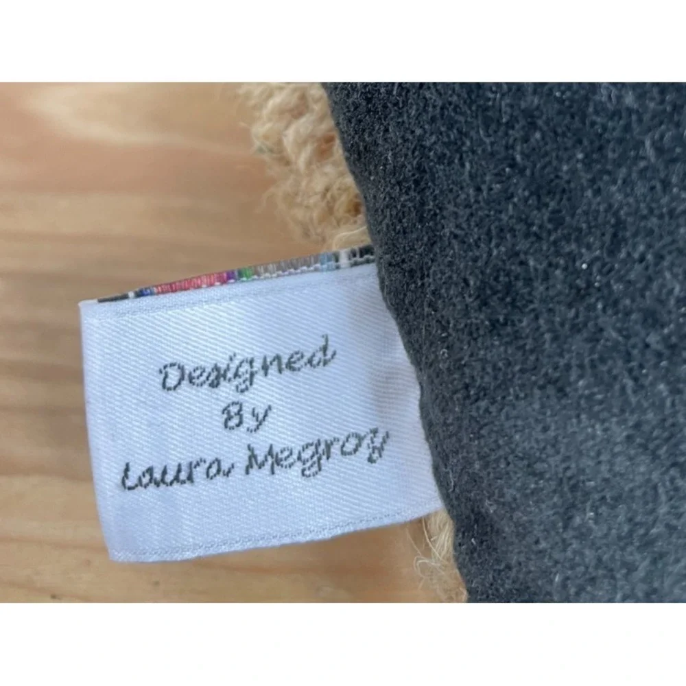 Chandler 4 Corners Laura Megroz Tricky Dog with Ball Hooked Wool Pillow 18x18 - Picture 7 of 9